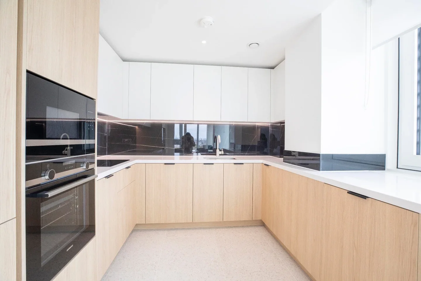 Flat Cendal Crescent in Greater London