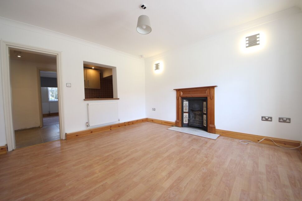 Flat Wickham Road in Greater London