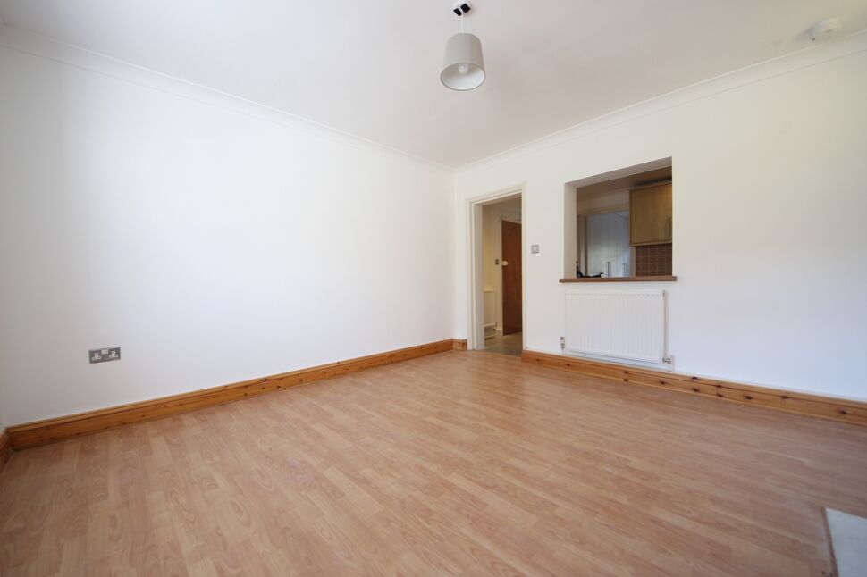 Flat Wickham Road in Greater London