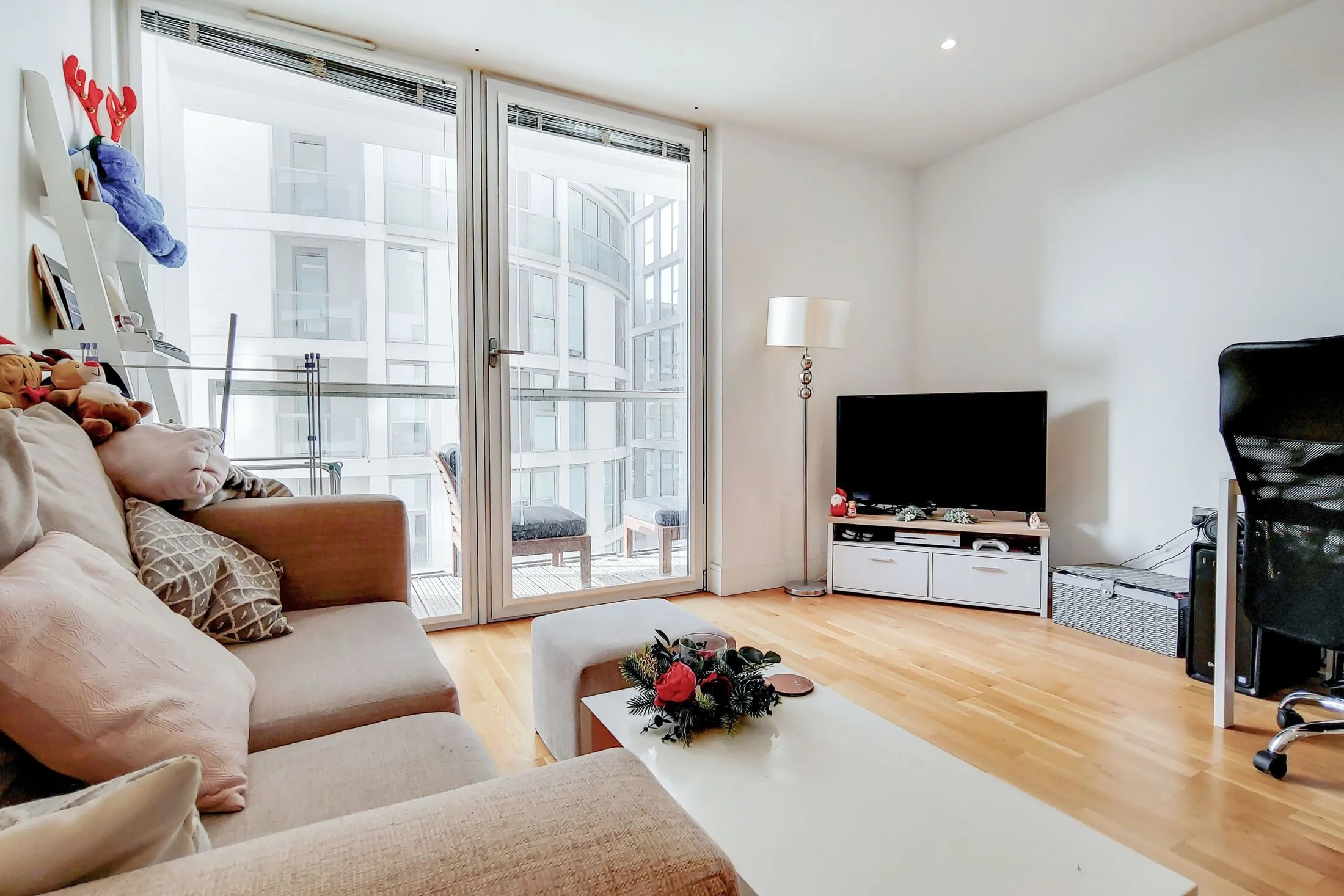 Flat Millharbour in Greater London