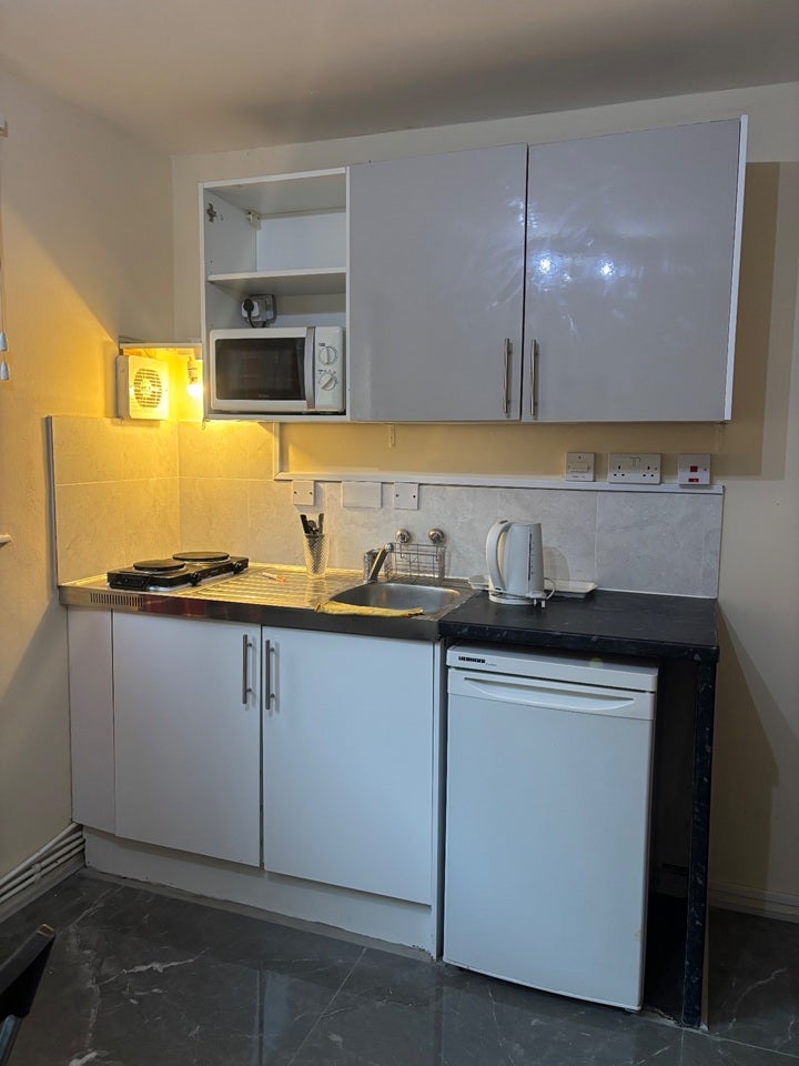 Flat Russet Crescent in Greater London