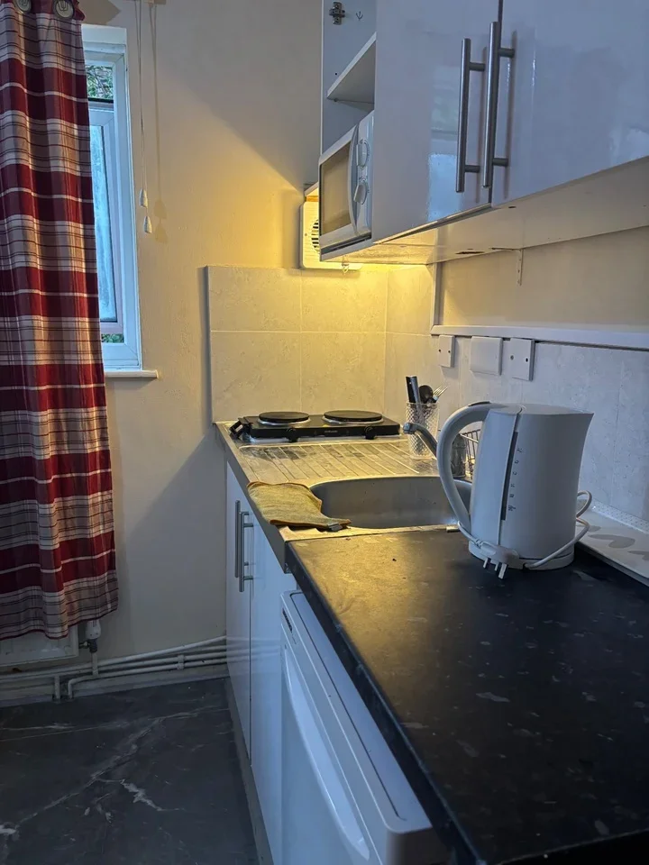 Flat Russet Crescent in Greater London