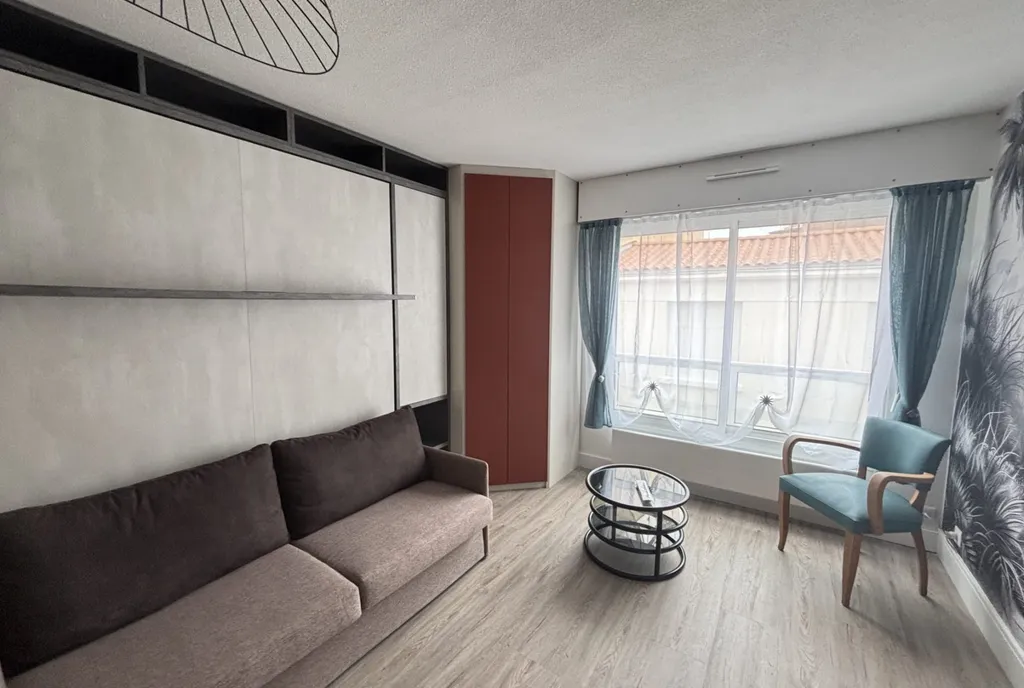 Flat Place de la Digue in Les Sables-d'Olonne