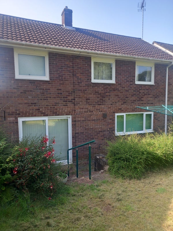 Room Pennant Crescent in Cardiff