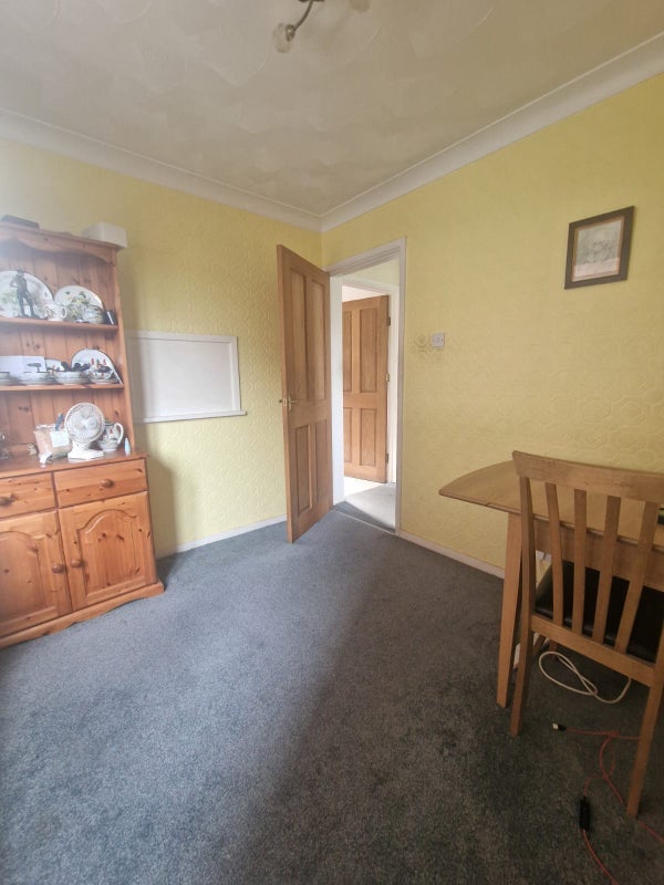 Room Pennant Crescent in Cardiff