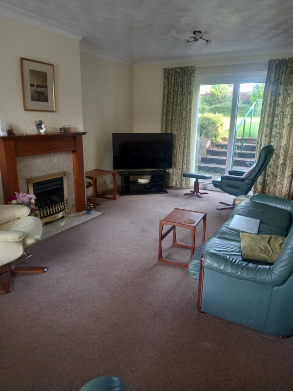 Room Pennant Crescent in Cardiff