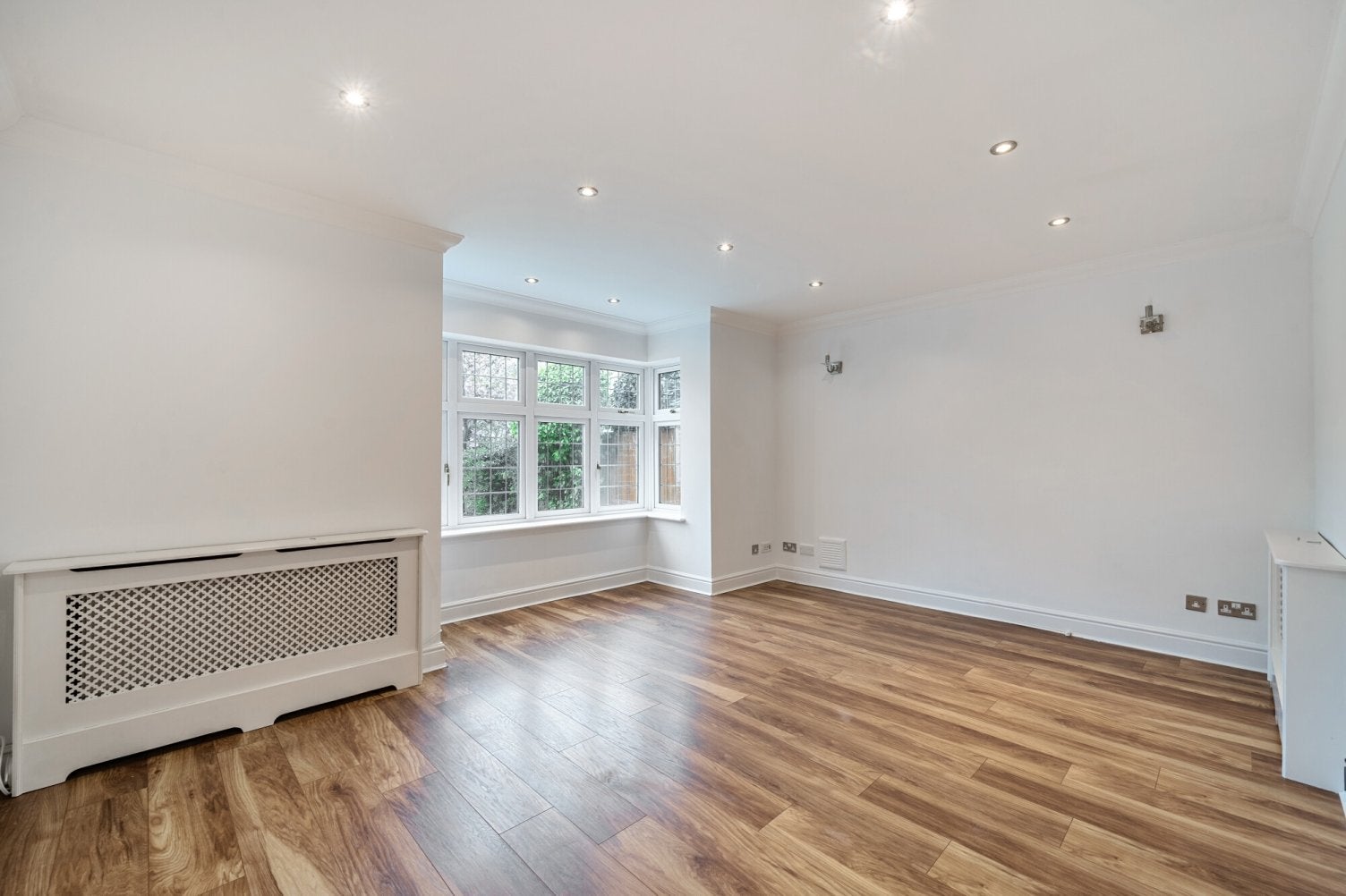 House Bucknall Way in Greater London