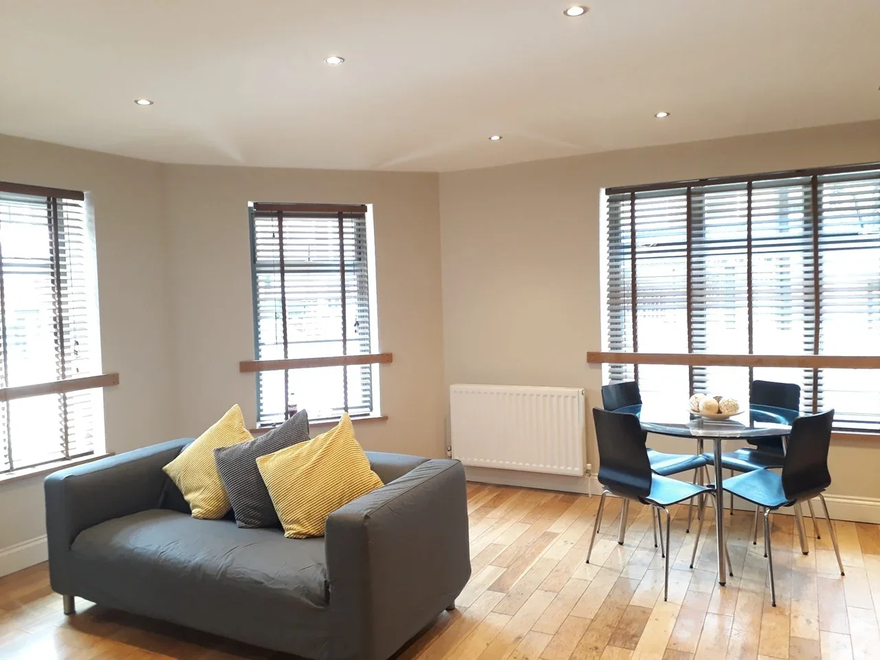 Flat Ferdinand Street in Greater London
