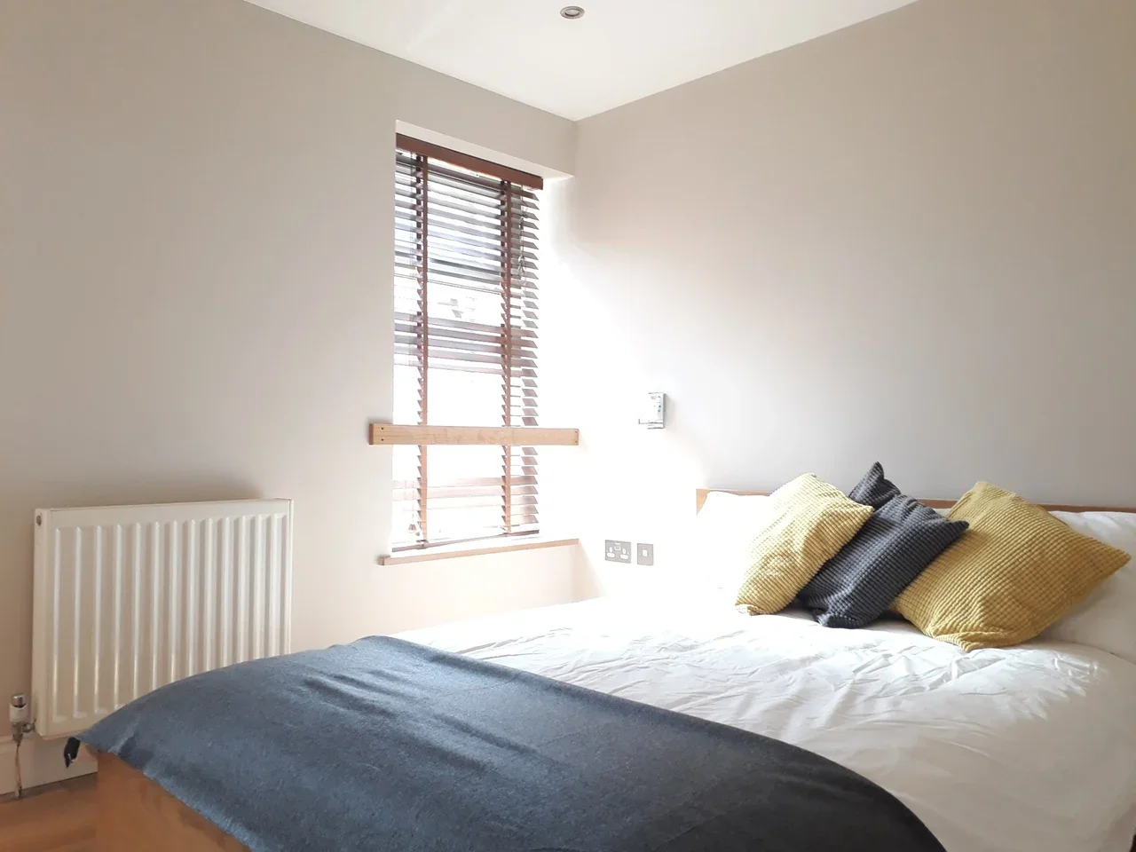 Flat Ferdinand Street in Greater London