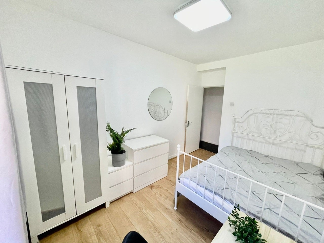Room Lambeth Walk in Greater London