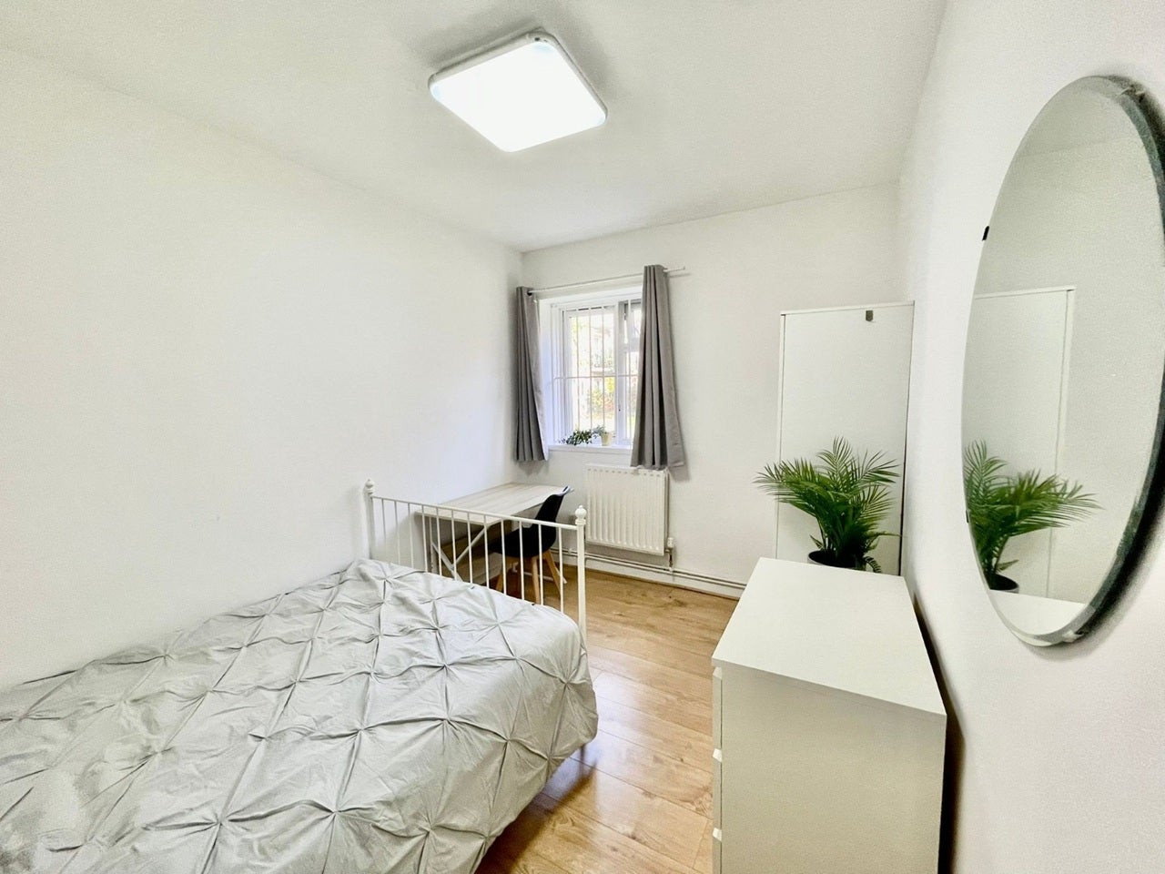Room Lambeth Walk in Greater London