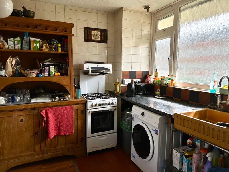 Room Crondall Street in Greater London
