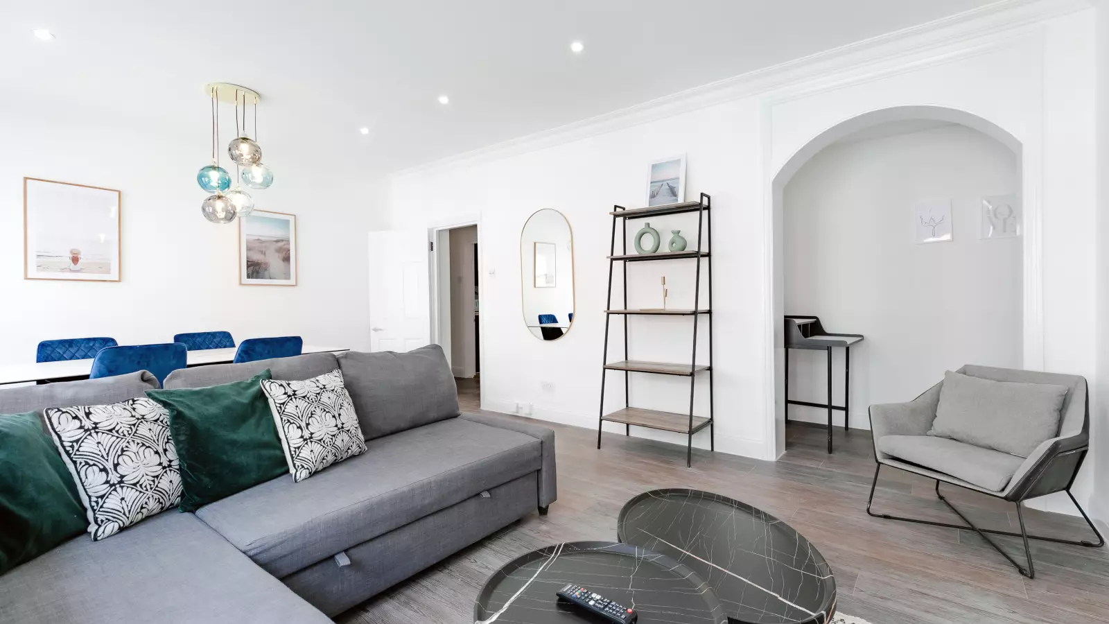 Flat Nassau Street in City of Westminster