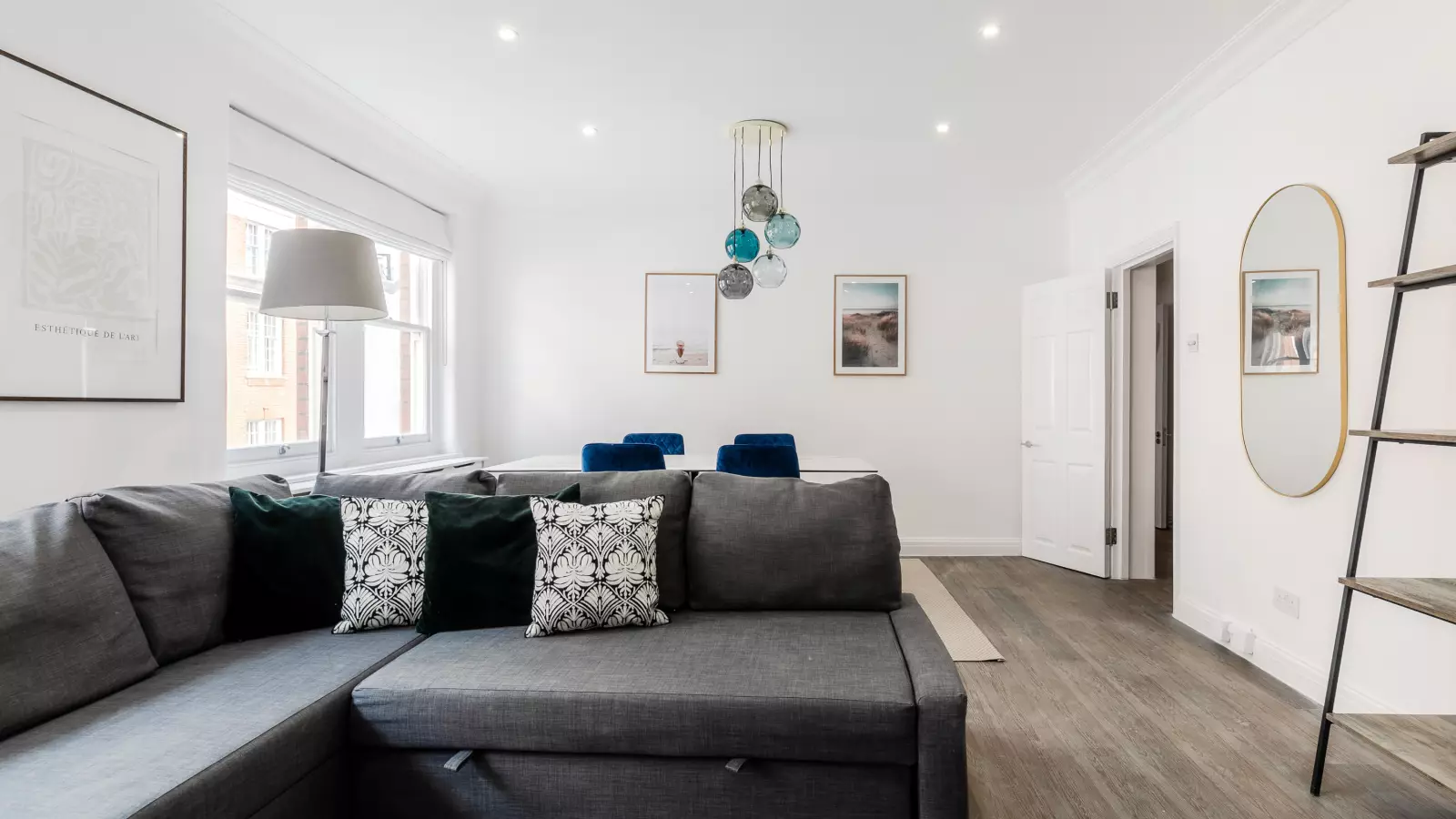 Flat Nassau Street in City of Westminster