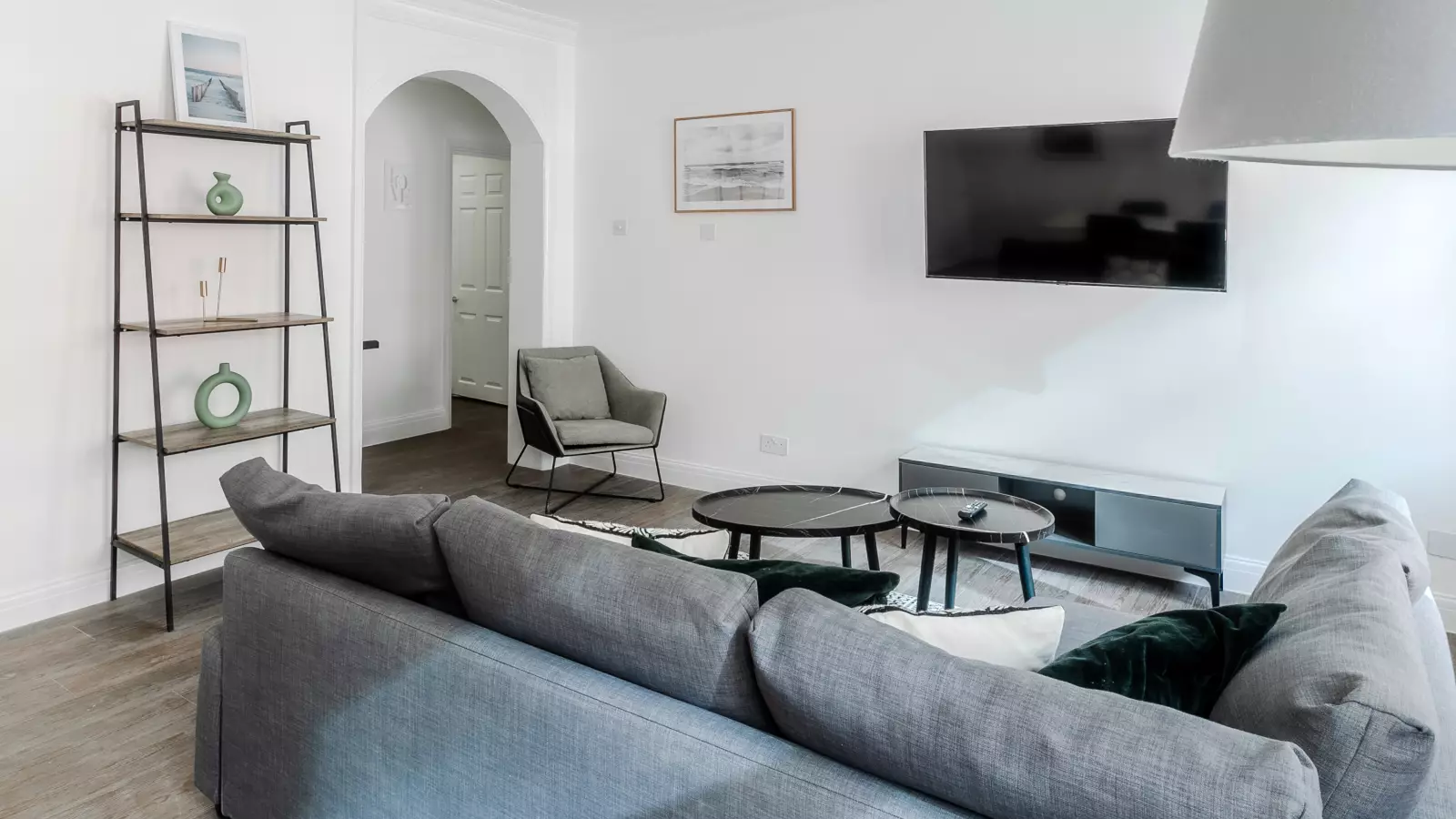 Flat Nassau Street in City of Westminster
