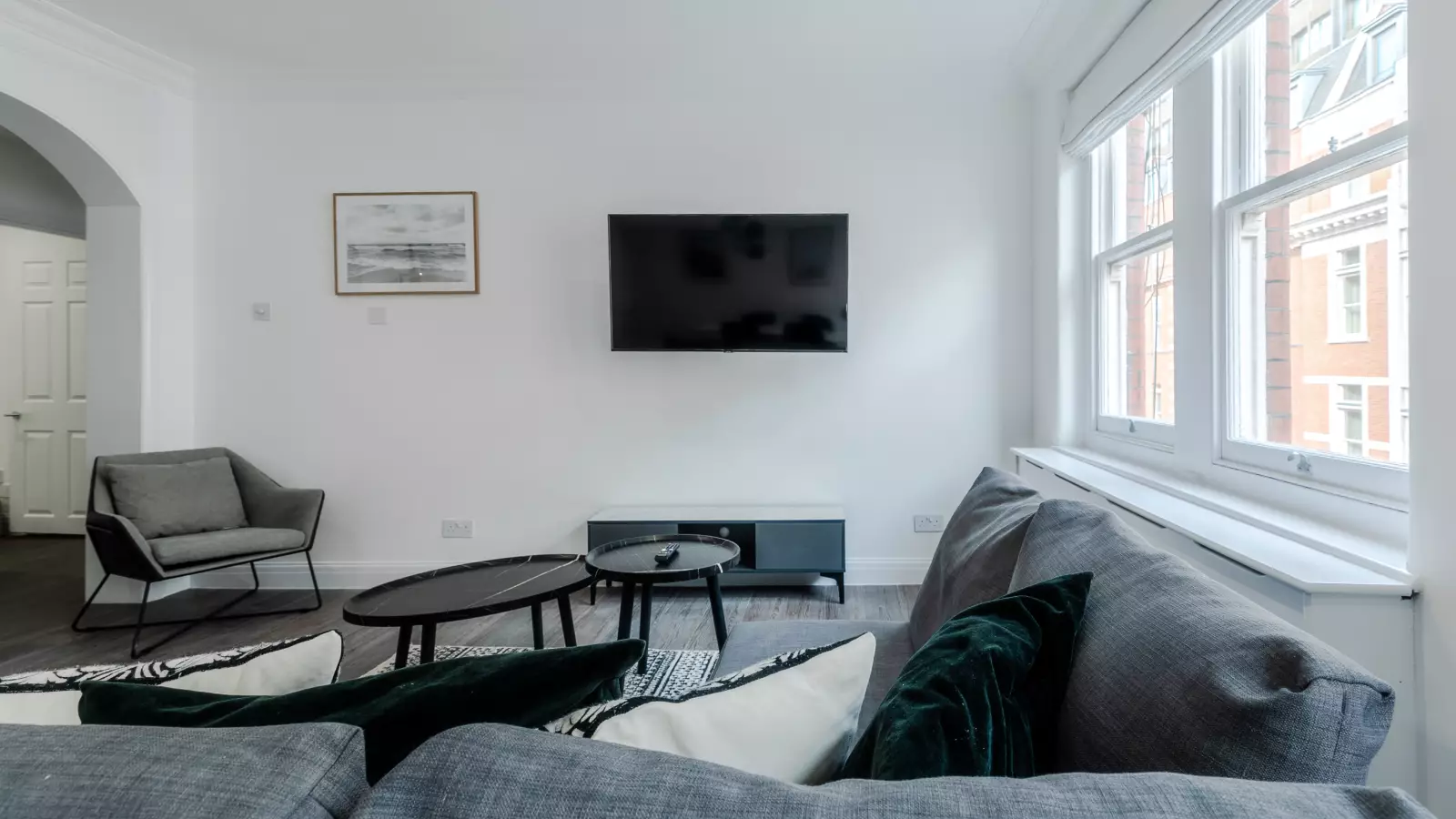 Flat Nassau Street in City of Westminster