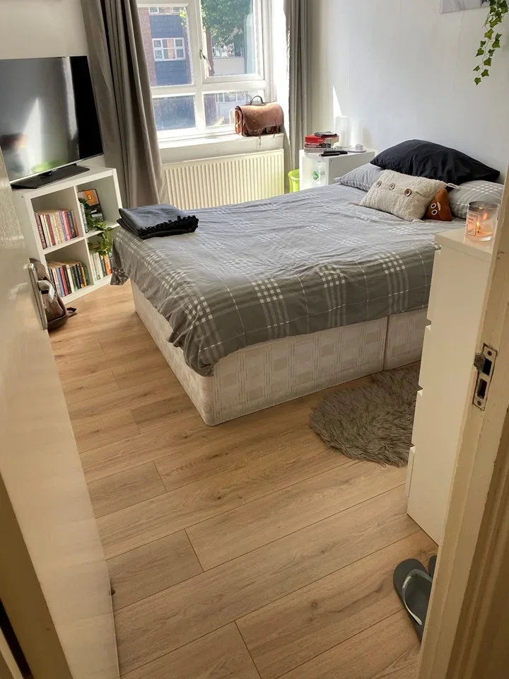 Flat Falcon Grove in Greater London