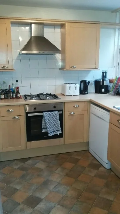 Flat Falcon Grove in Greater London