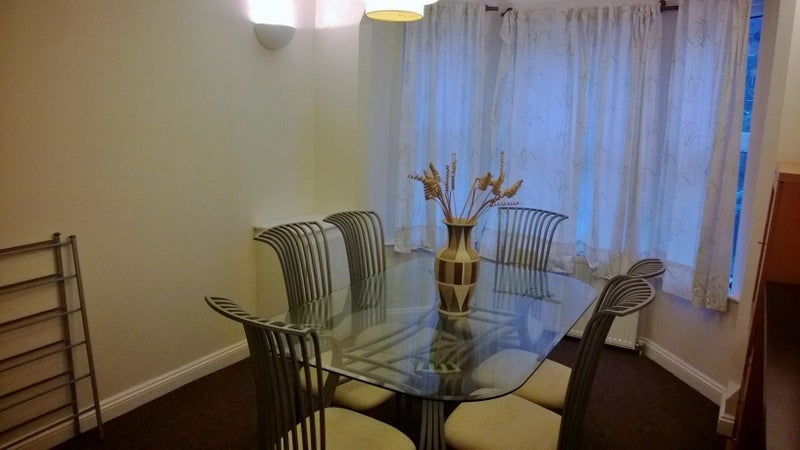 Room Rosebery Avenue in Nottingham
