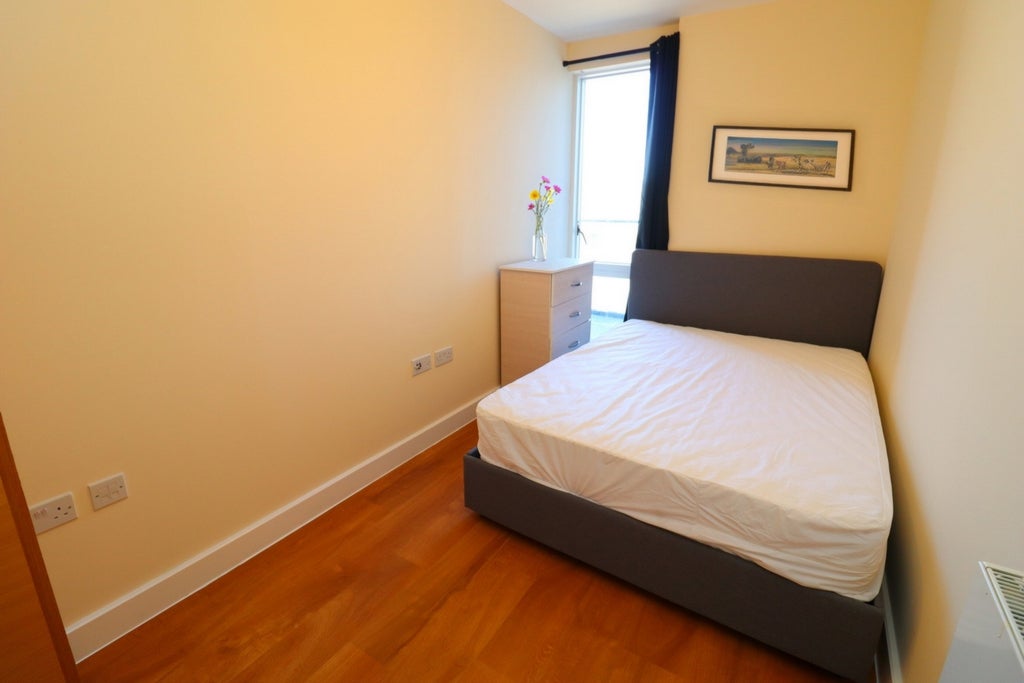 Room Globe Road in Greater London