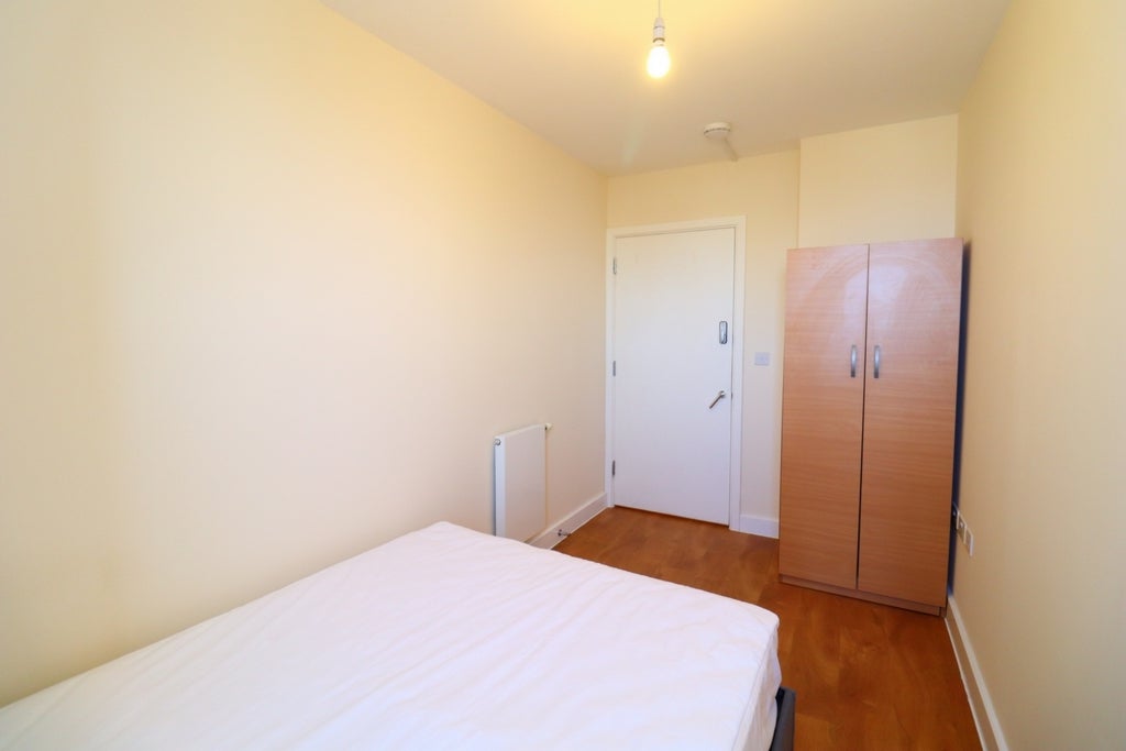Room Globe Road in Greater London
