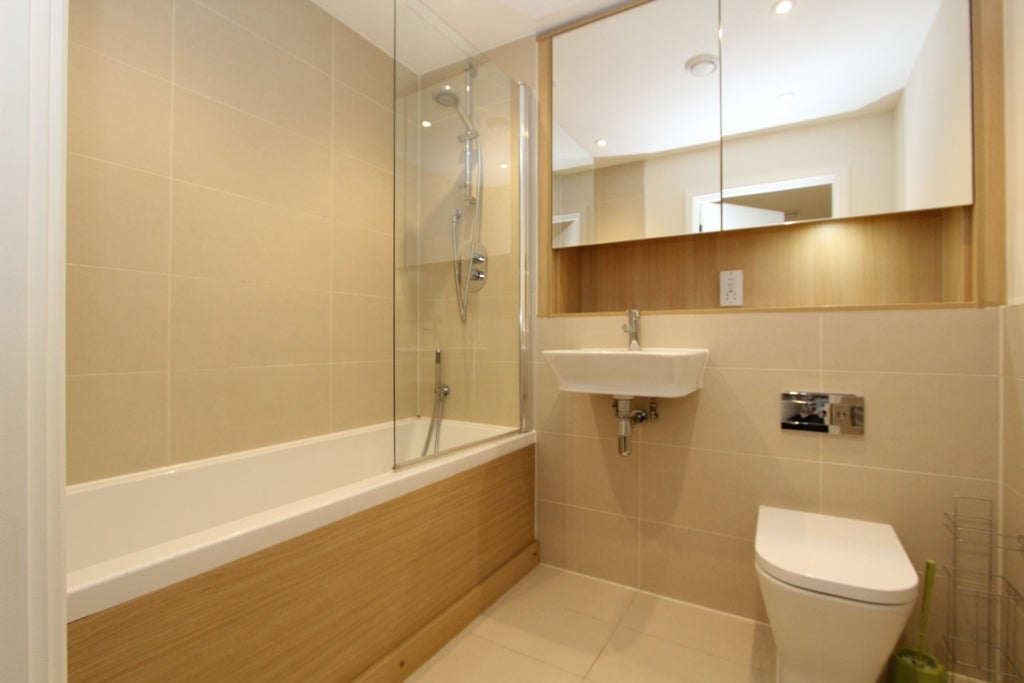 Room Globe Road in Greater London