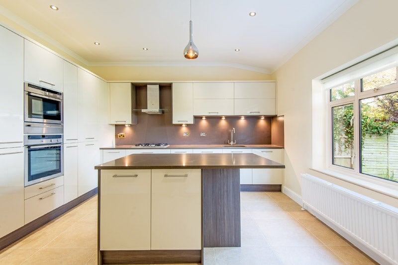 House Crediton Hill in Greater London