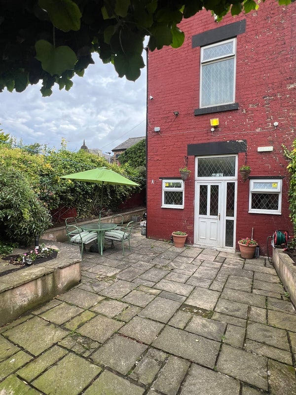 Room Gold Street in Barnsley