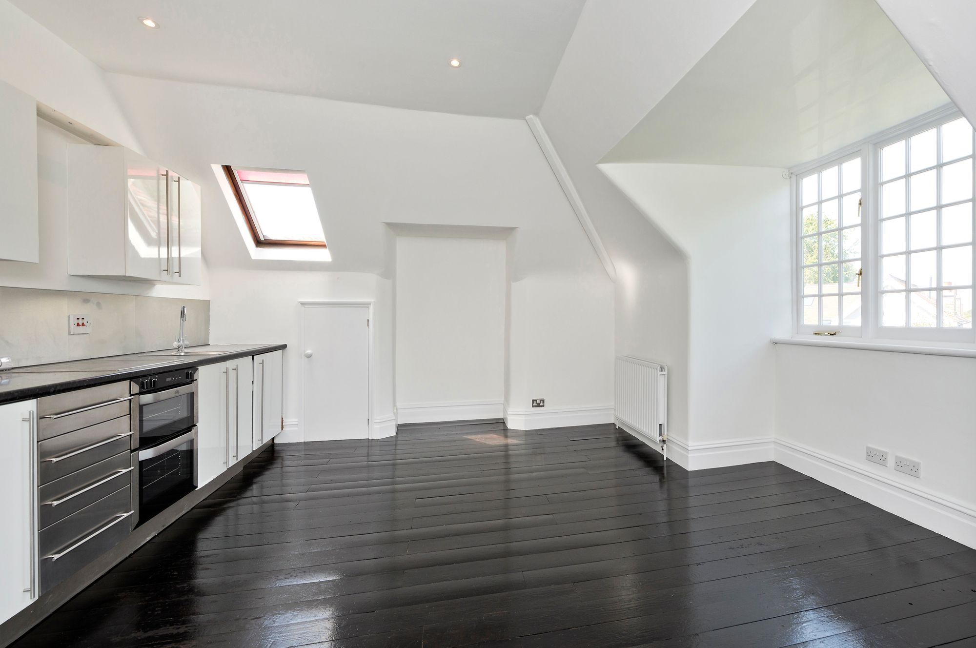 Flat Fellows Road in Greater London