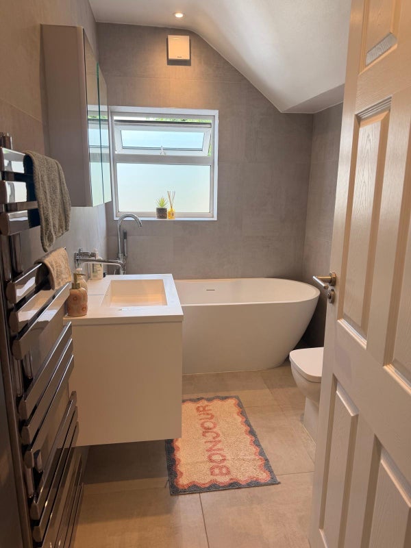 Room Trevelyan Road in Greater London
