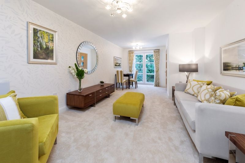 Flat Westhall Road in Warlingham