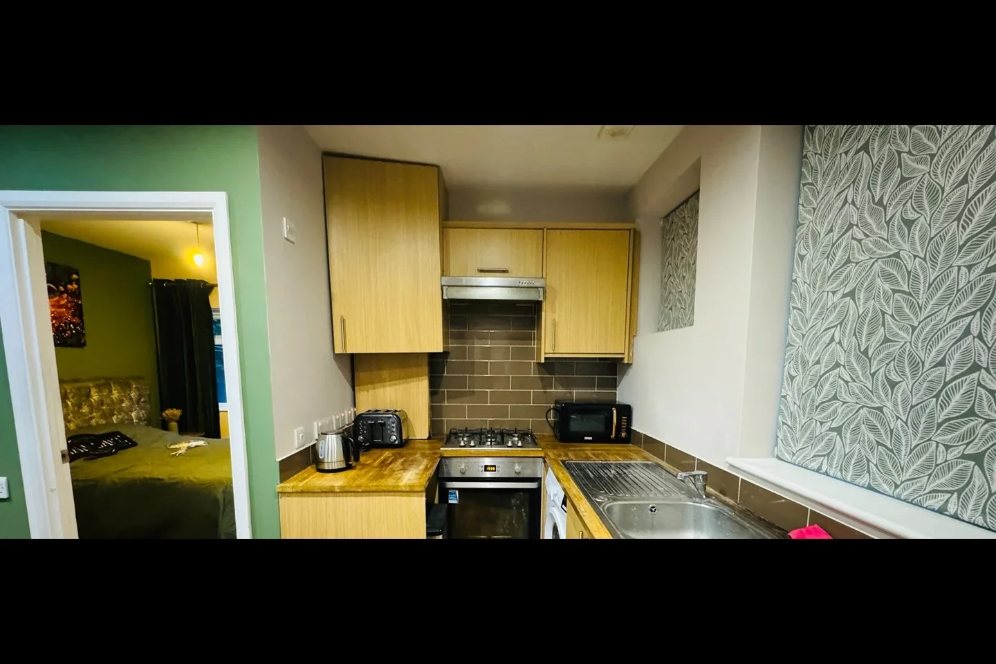 Flat Wrythe Lane in Greater London