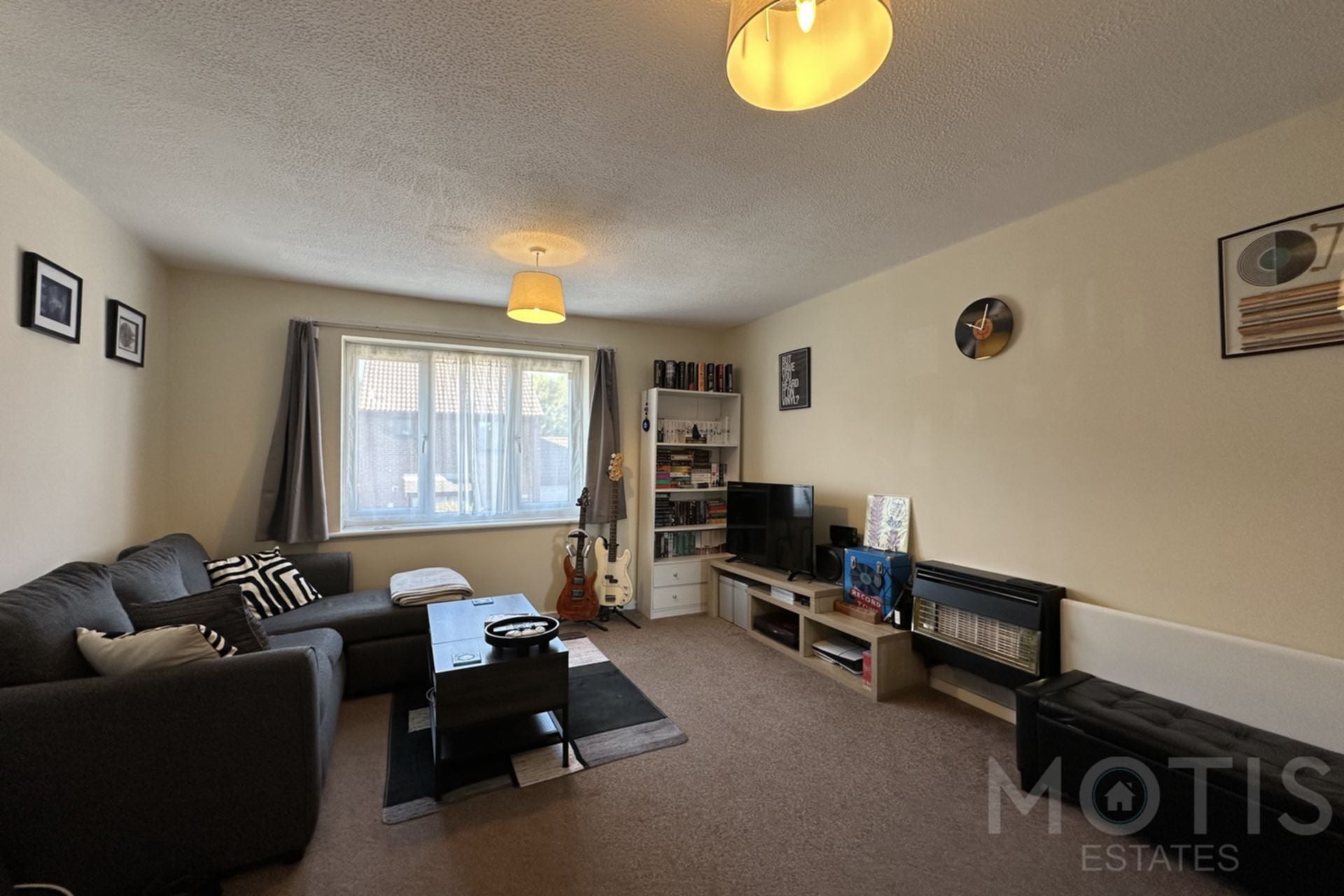 Flat Star Lane in Folkestone and Hythe District