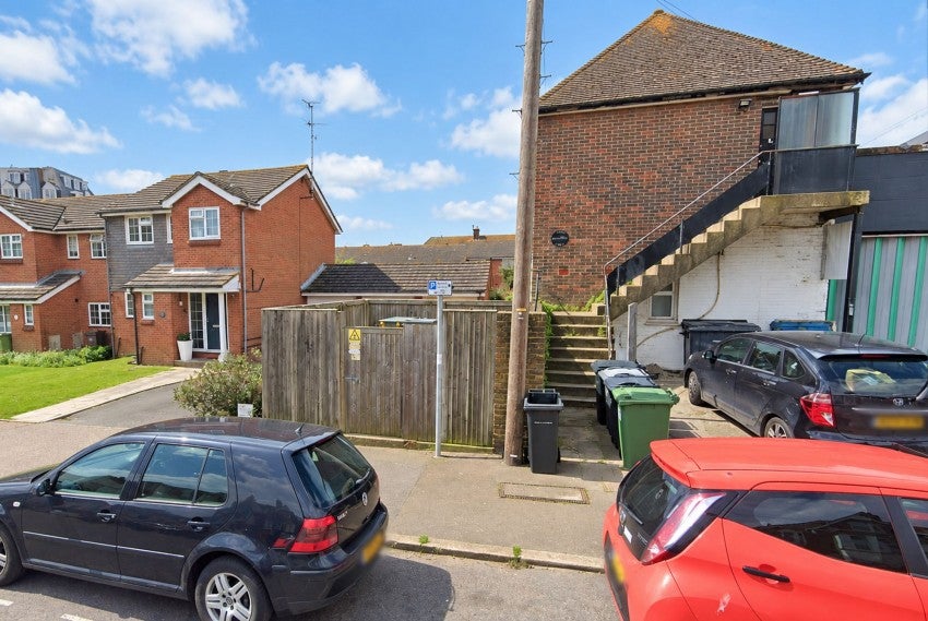 Flat Bolebrooke Road in Rother