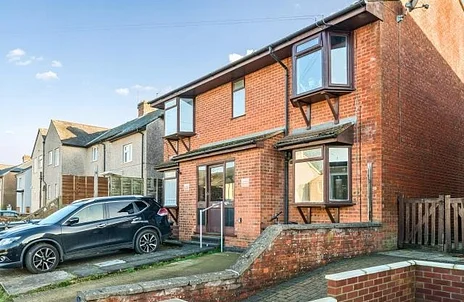 Flat Brockhurst Road in Chesham