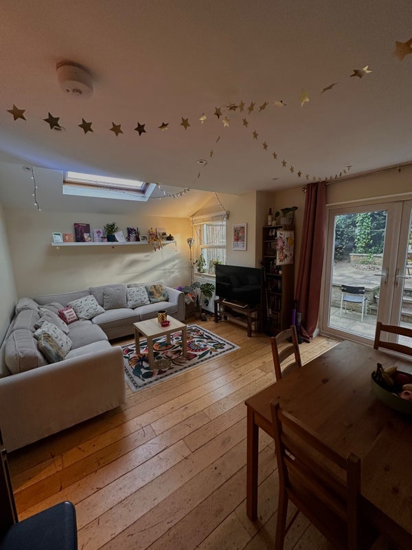 Room Arodene Road in Greater London