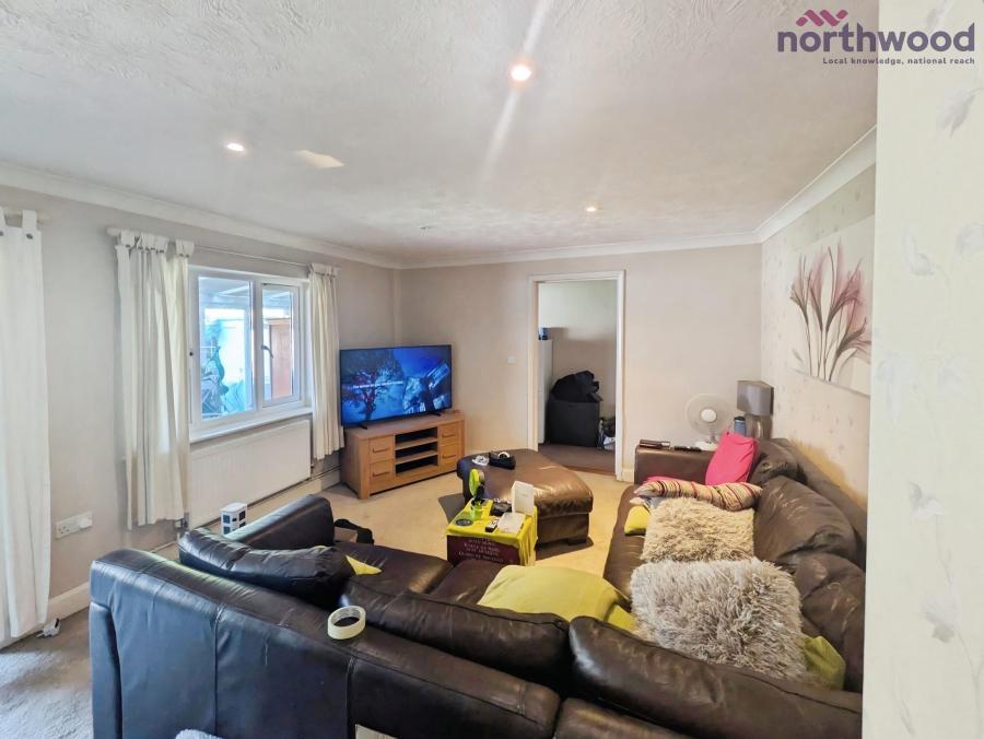 House Colburn Close in Southampton