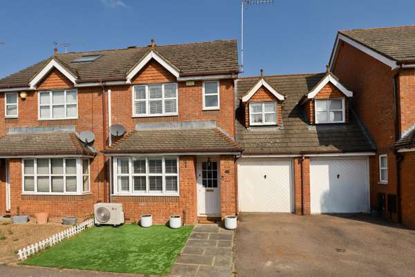 House Riverview Gardens in Elmbridge