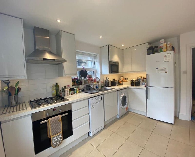 Room Prideaux Road in Greater London