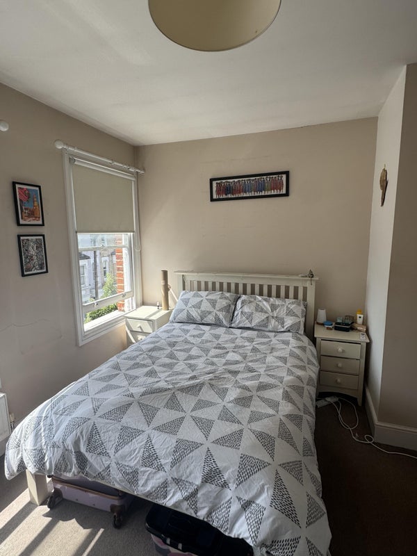 Room Prideaux Road in Greater London