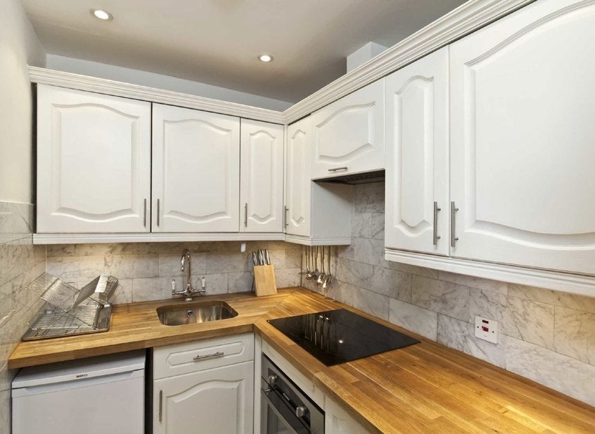 Flat Belgrave Road in City of Westminster