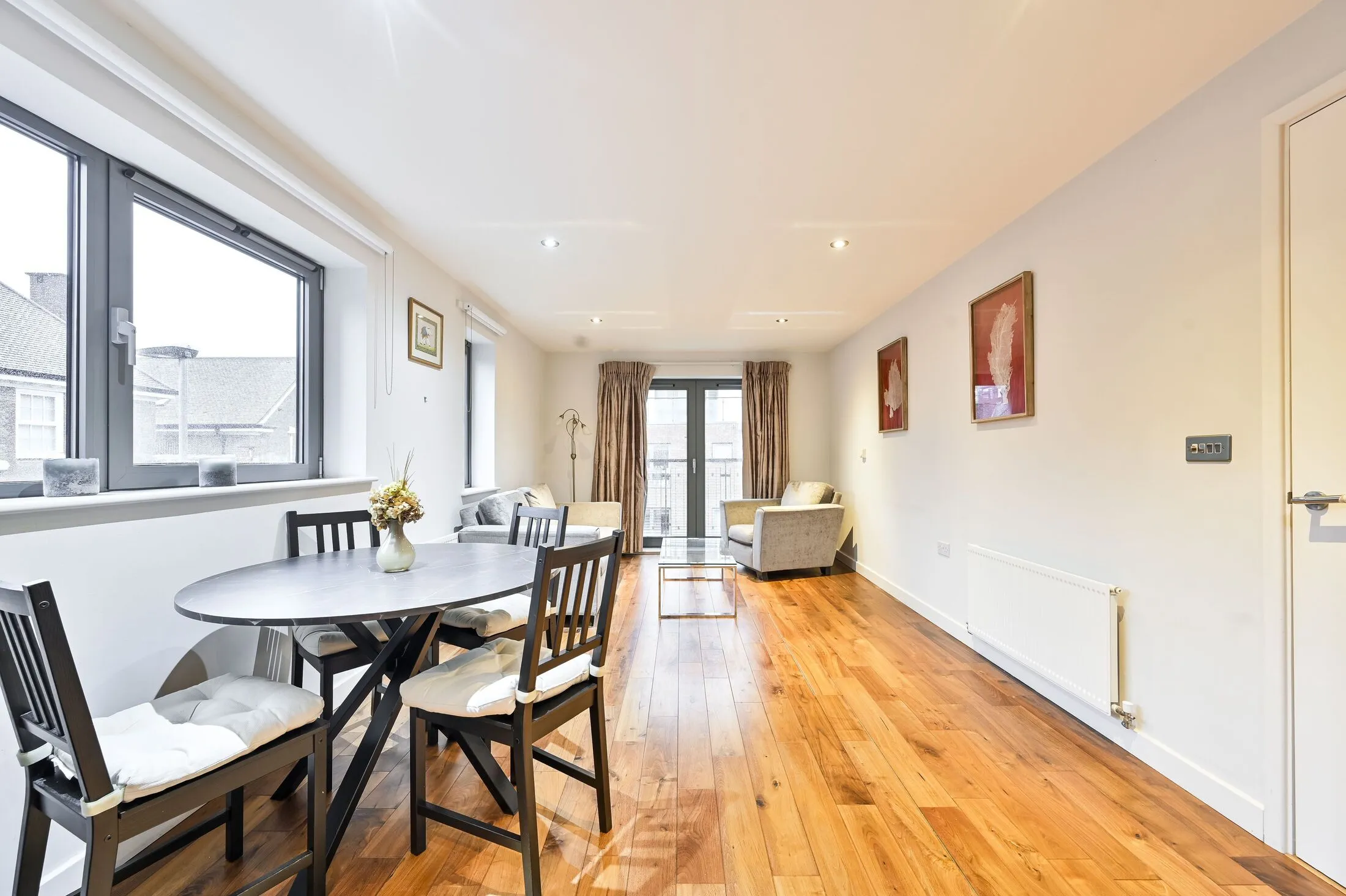 Flat Elbe Street in Greater London