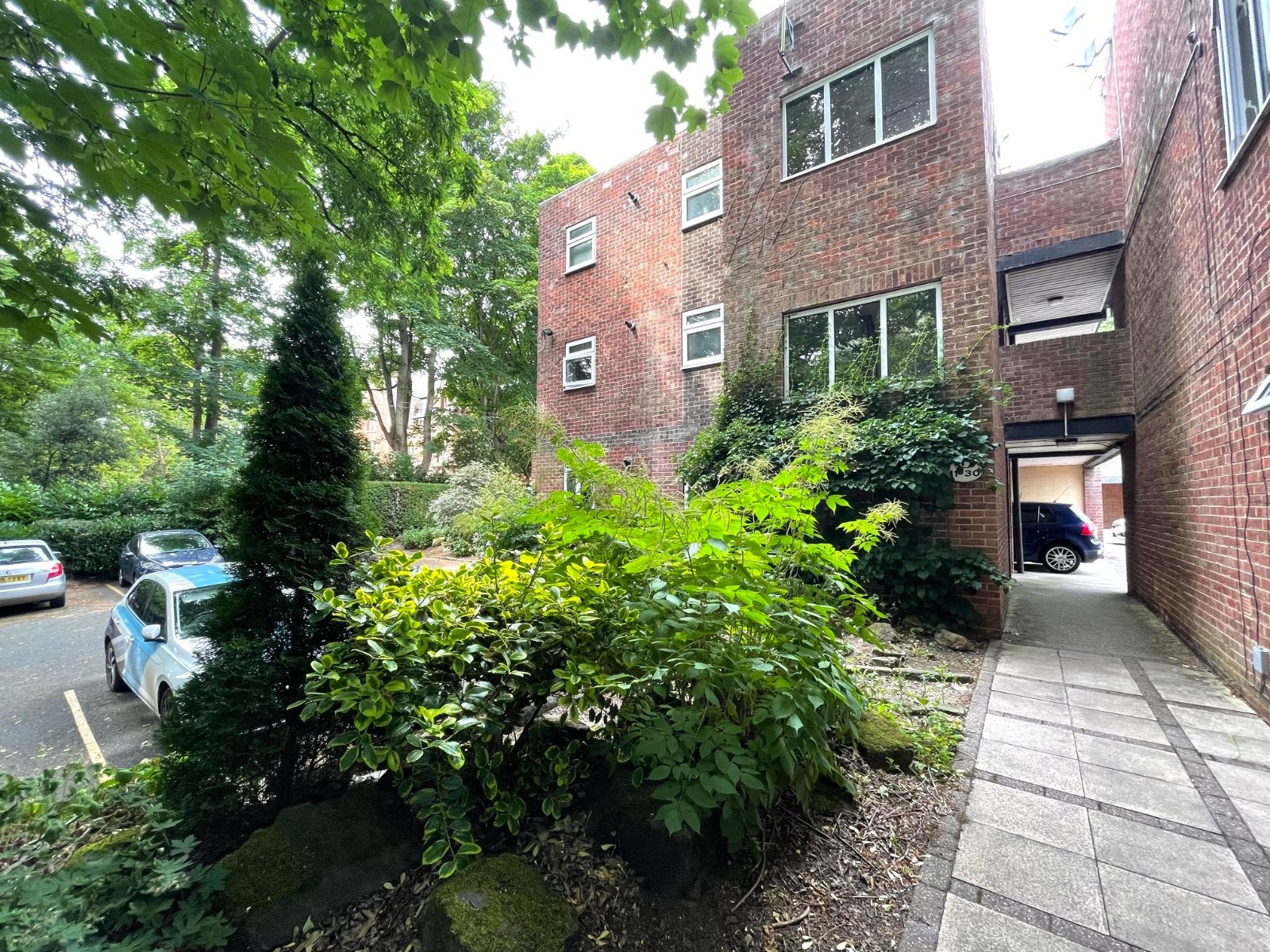 Flat Cliff Road in Leeds