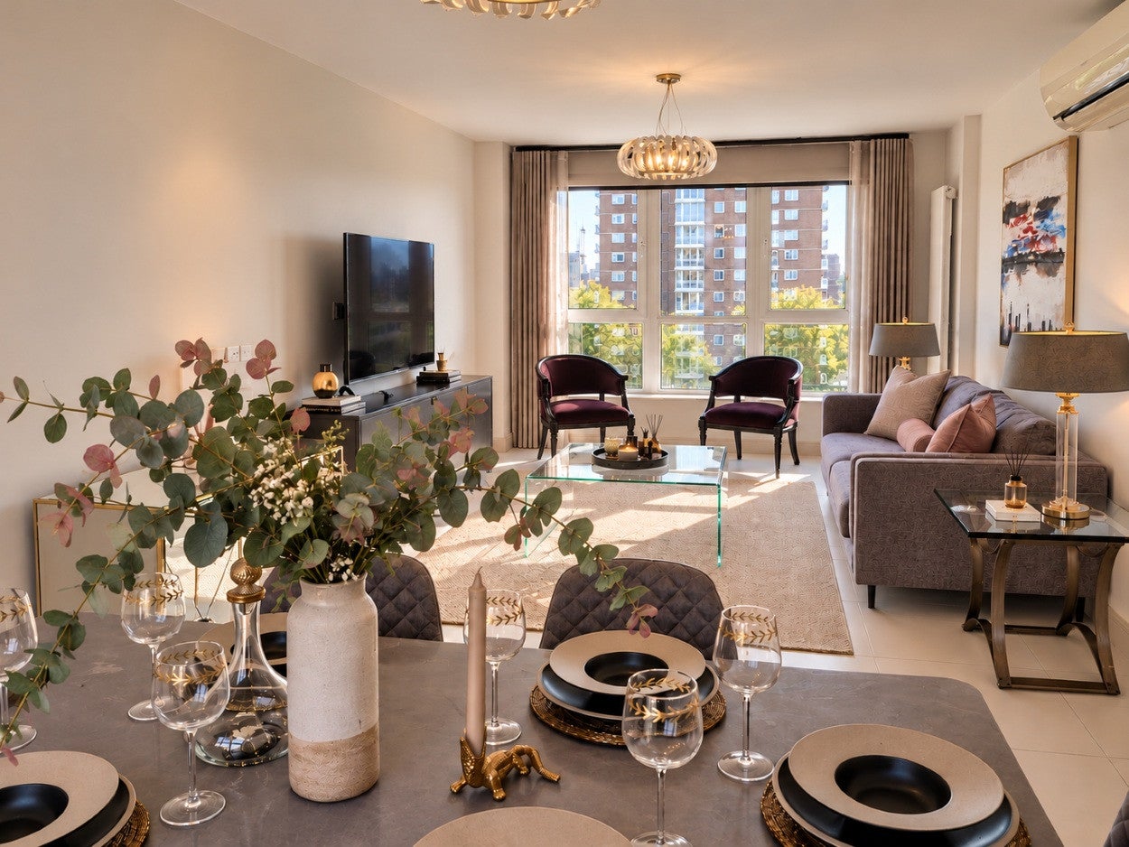 Flat Finchley Road in Greater London