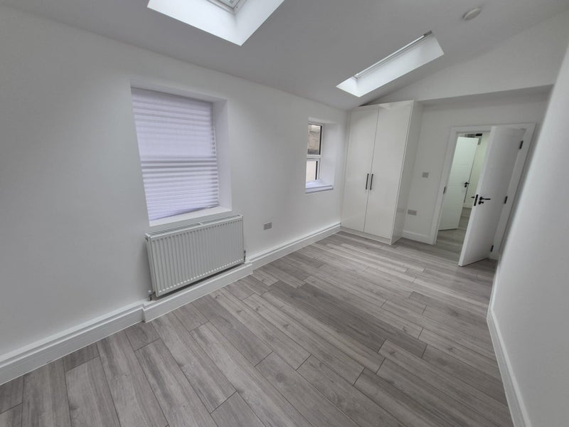 Flat Acre Lane in Greater London
