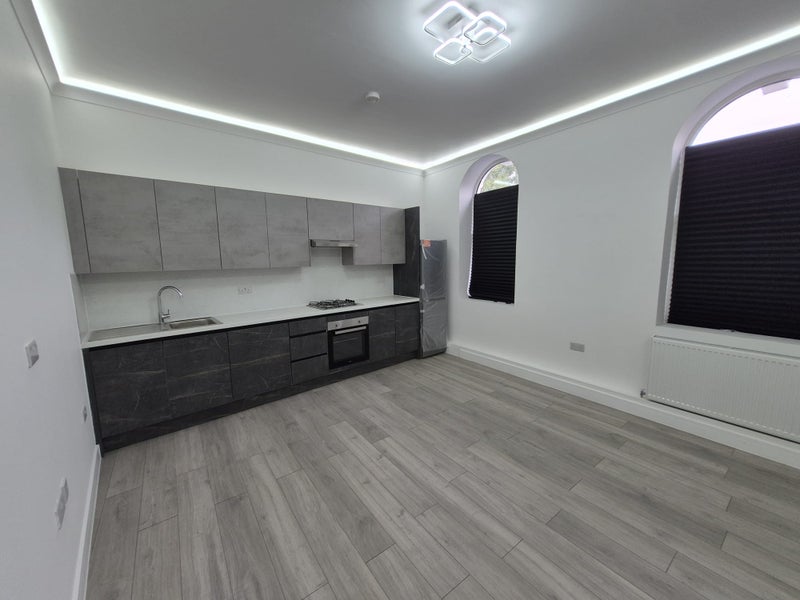 Flat Acre Lane in Greater London