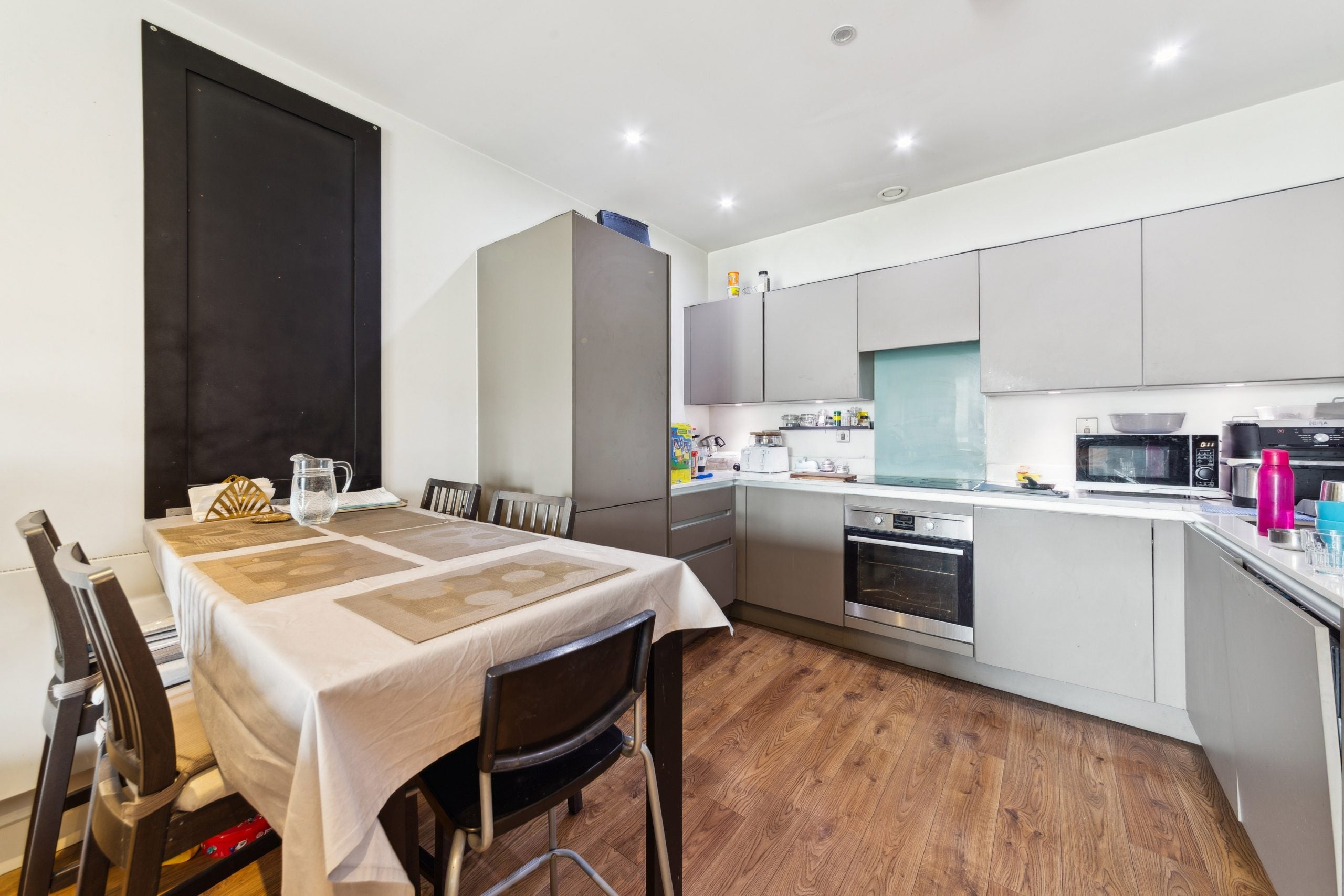 Flat New Village Avenue in Greater London