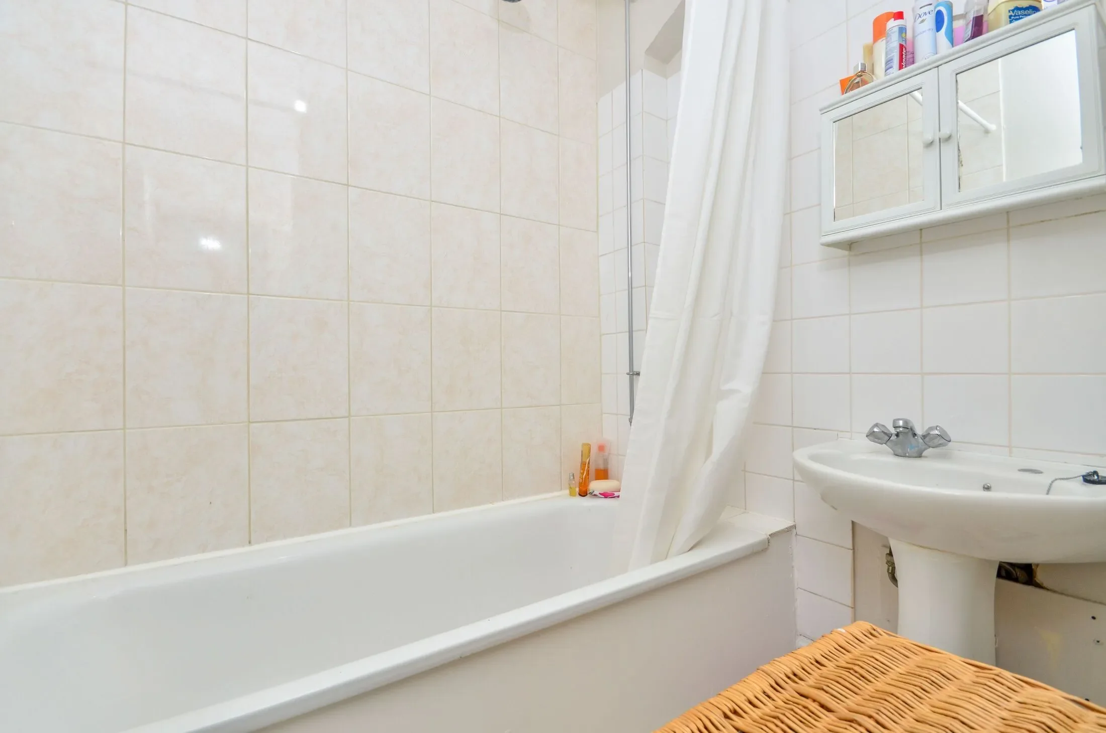 Flat 1st Avenue in Greater London