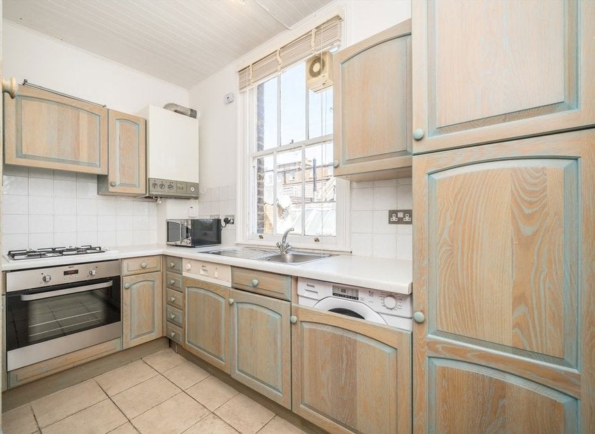 Flat Henniker Mews in Greater London