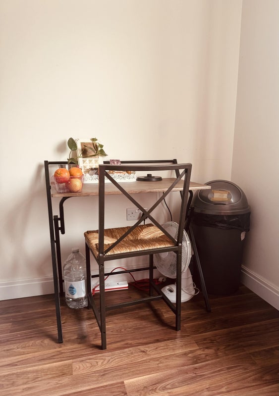 Room Greenfield Avenue in Greater London